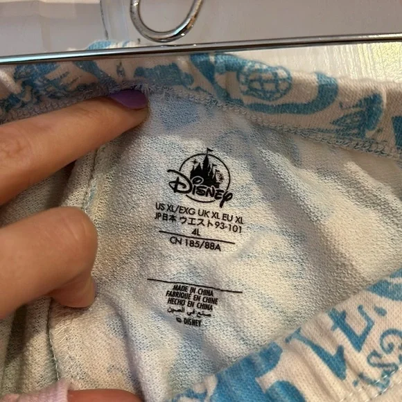 Disney sleep shorts in blue and white womans xl - Picture 3 of 4